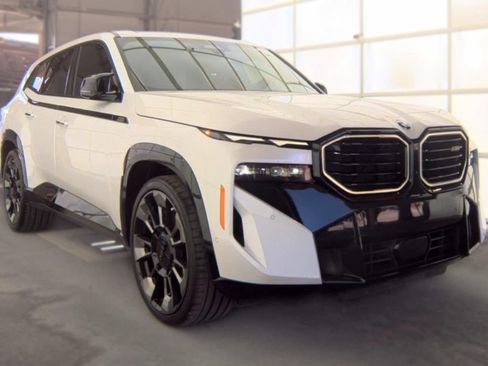 Used 2023 BMW XM AWD/4WD image 1