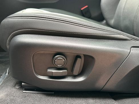 Used 2026 Land Rover Range Rover Evoque S image 17