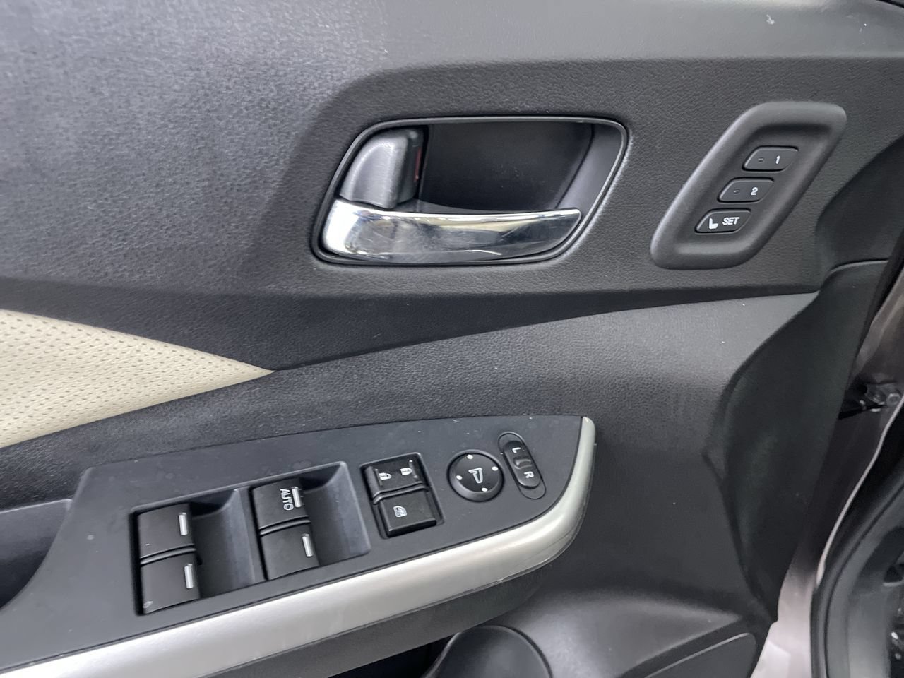 Used 2016 Honda CR-V Touring image 12