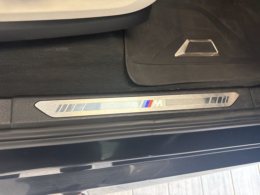 Used 2021 BMW X5 xDrive40i w/ M Sport Package AWD/4WD image 22