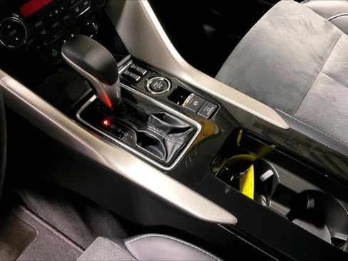 Used 2024 Mitsubishi Eclipse Cross SE image 17