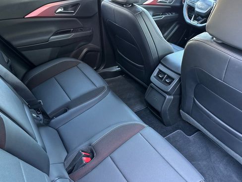 Used 2025 Chevrolet Equinox EV RS FWD image 19