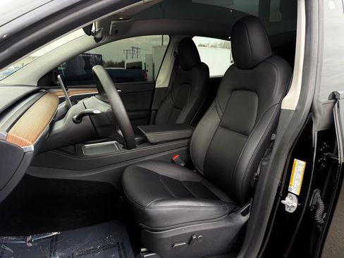 Used 2024 Tesla Model Y Long Range image 16