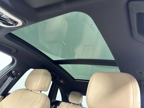 Certified 2025 Porsche Macan image 23