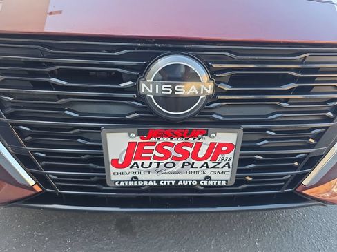 Used 2024 Nissan Altima 2.5 SV FWD image 32