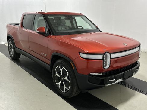 Used 2024 Rivian R1T Adventure AWD/4WD image 7