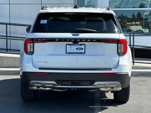 New 2026 Ford Explorer Active w/ Active Comfort Package RWD image 4