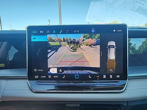 New 2025 Volkswagen Tiguan SE image 17