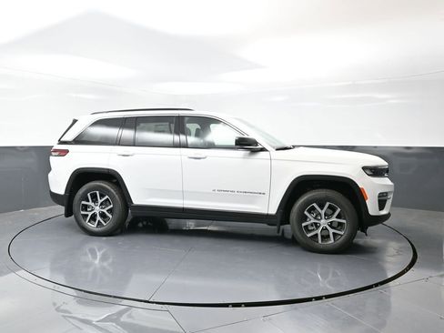 New 2025 Jeep Grand Cherokee Limited w/ Trailer Tow Package image 4
