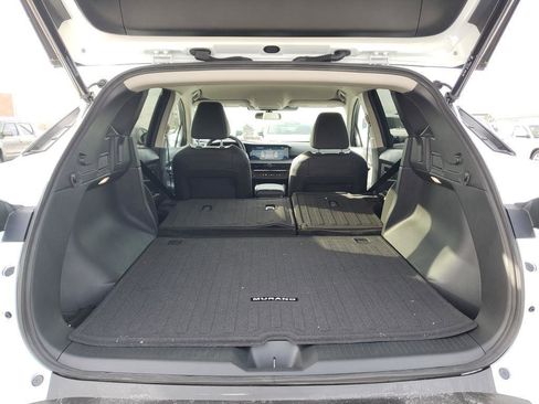 Certified 2025 Nissan Murano SV image 8