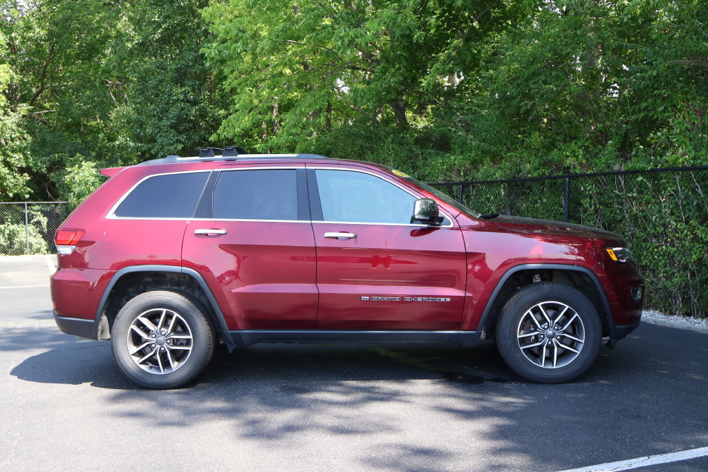 Used 2022 Jeep Grand Cherokee Limited w/ Tech Group AWD/4WD image 10