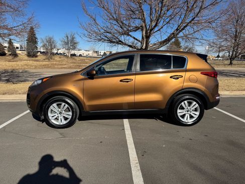 Used 2017 Kia Sportage LX AWD/4WD image 2