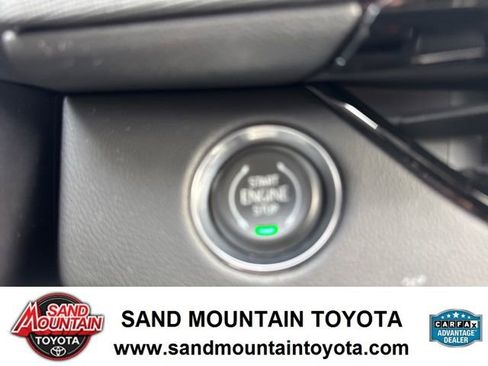 Used 2025 Buick Enclave Preferred image 17