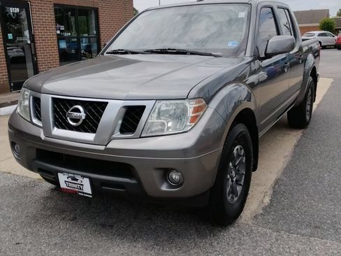 Used 2018 Nissan Frontier PRO-4X AWD/4WD image 1