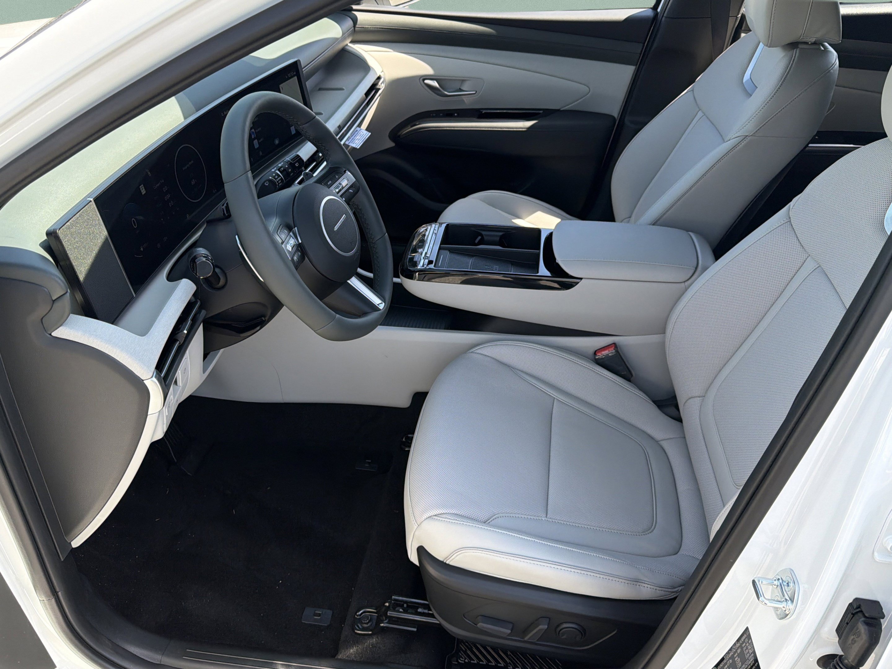 New 2026 Hyundai Tucson Limited FWD image 12