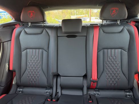 Used 2025 Lamborghini Urus SE AWD/4WD image 30