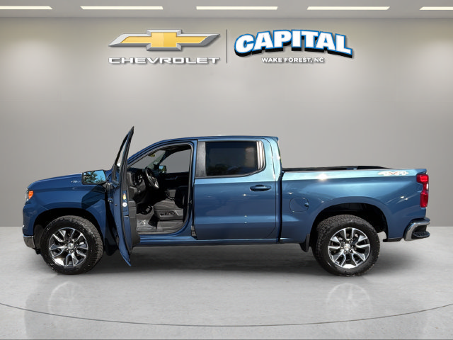 Used 2024 Chevrolet Silverado 1500 LT AWD/4WD image 9