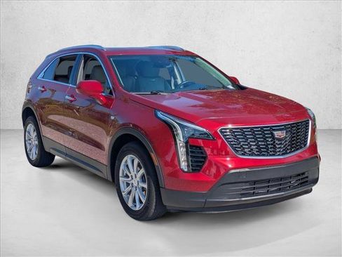 Used 2022 Cadillac XT4 Luxury FWD image 3