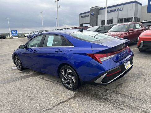 Used 2025 Hyundai Elantra SEL FWD image 14