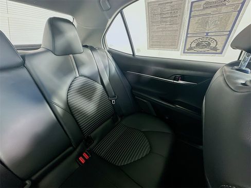 Used 2024 Toyota Camry SE image 14