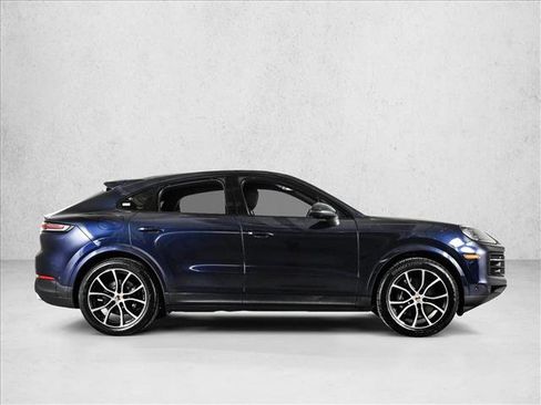 Used 2025 Porsche Cayenne Coupe AWD/4WD image 4