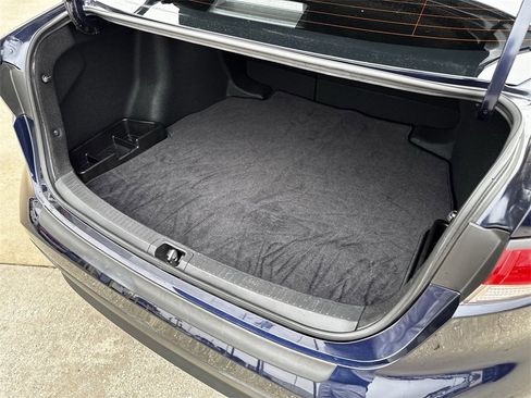 Used 2025 Toyota Corolla LE image 29