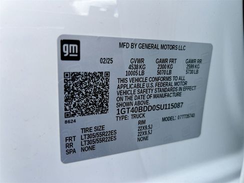New 2025 GMC Hummer EV 2X w/ LPO, Dark Essentials Package image 27