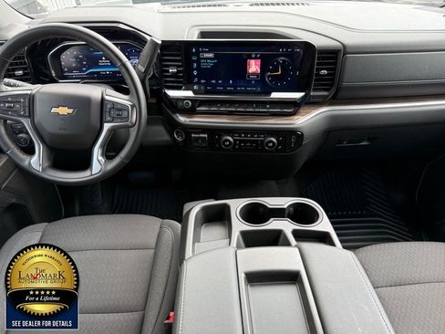 Used 2025 Chevrolet Silverado 1500 LT AWD/4WD image 17