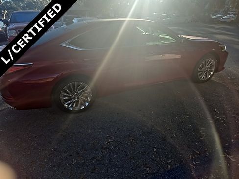Used 2022 Lexus ES 350 Ultra Luxury image 13