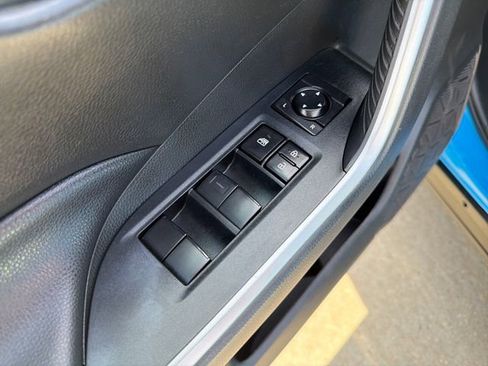 Used 2021 Toyota RAV4 XLE image 19