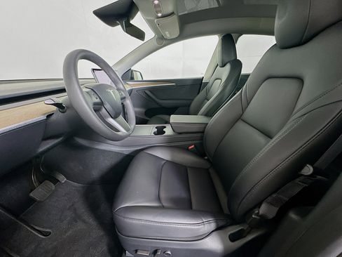 Used 2024 Tesla Model Y Long Range image 13