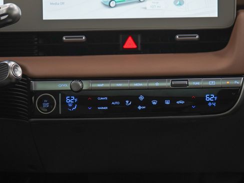 Certified 2024 Hyundai Ioniq 5 Limited AWD/4WD image 16