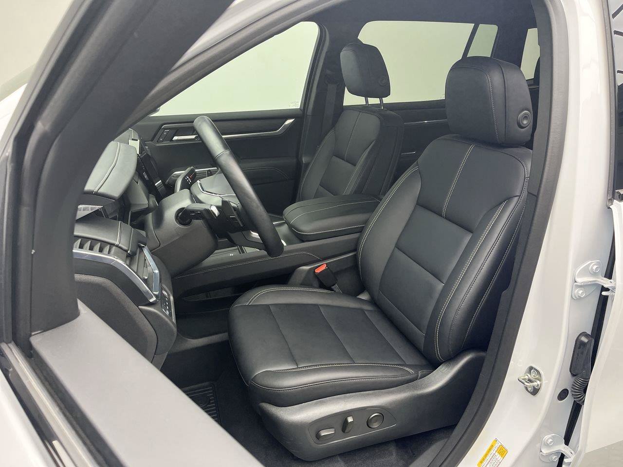 Used 2026 GMC Acadia Elevation w/ Black Edition AWD/4WD image 9
