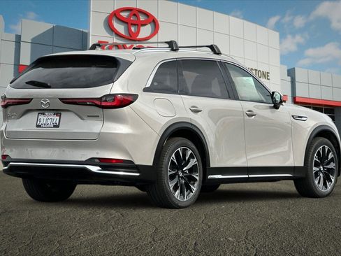 Used 2024 MAZDA CX-90 Plug-In Hybrid w/ Premium Pkg AWD/4WD image 3