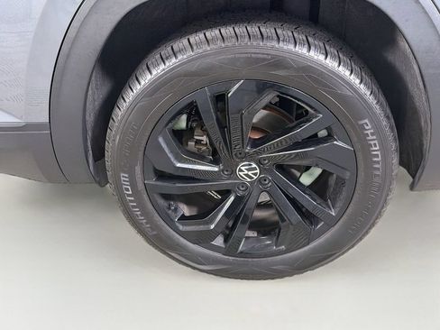 Used 2023 Volkswagen Atlas SE w/ Black Wheel Package FWD image 28
