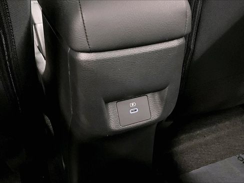 New 2025 Nissan Versa SR w/ Trunk Package FWD image 41