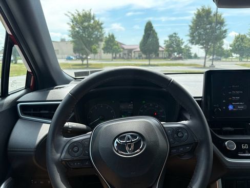 Used 2024 Toyota Corolla Cross AWD Hybrid image 20