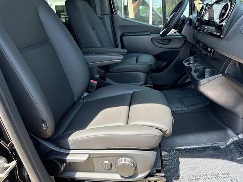 New 2025 Mercedes-Benz Sprinter 2500 image 17
