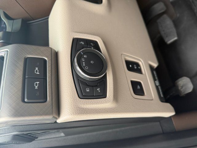 Used 2019 Ford F350 Limited AWD/4WD image 25