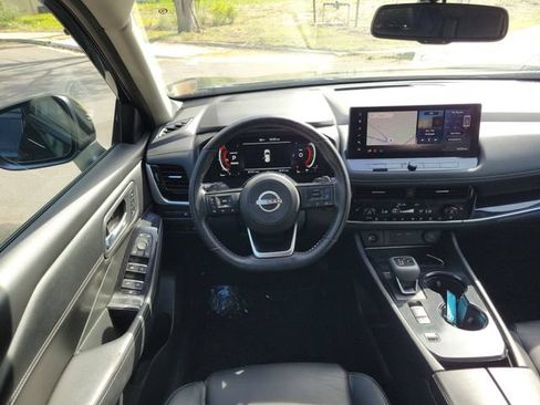 Used 2024 Nissan Rogue SL w/ SL Premium Package FWD image 13