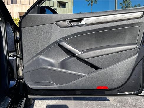 Used 2017 Volkswagen Passat 1.8T SEL Premium image 21