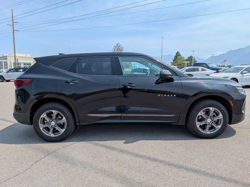 Used 2024 Chevrolet Blazer LT AWD/4WD image 2