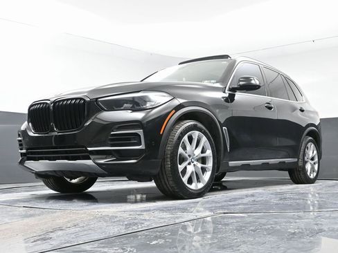 Used 2023 BMW X5 xDrive40i w/ Parking Assistance Package AWD/4WD image 57
