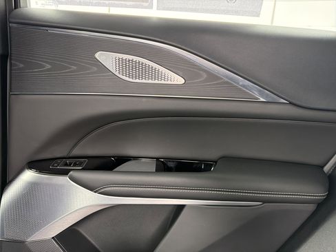 Certified 2024 Cadillac Lyriq Luxury image 27