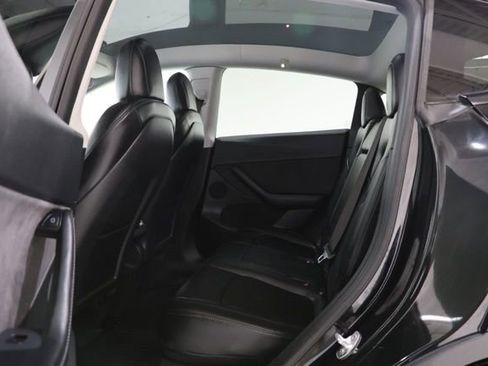 Used 2021 Tesla Model Y Long Range image 26