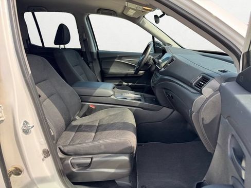 Used 2025 Honda Ridgeline Sport image 15