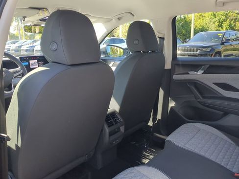 New 2026 Volkswagen Tiguan S image 9