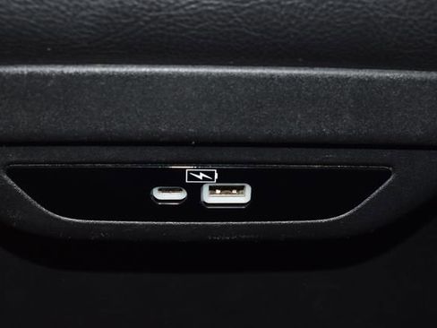 Certified 2022 Chrysler Pacifica Touring-L image 31