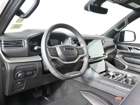 Used 2024 Jeep Wagoneer Series II AWD/4WD image 24