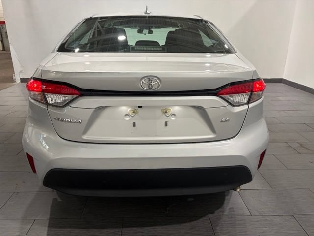Used 2024 Toyota Corolla LE FWD image 4